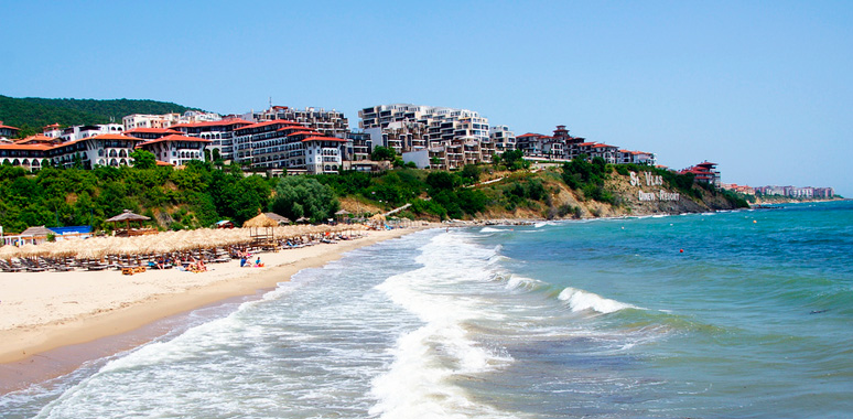 Многие болгарские пляжи заслуженно отмечены Голубым флагом