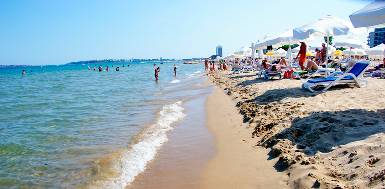 Самый длинный пляж в Болгарии манит отдохнуть у самой кромки моря
